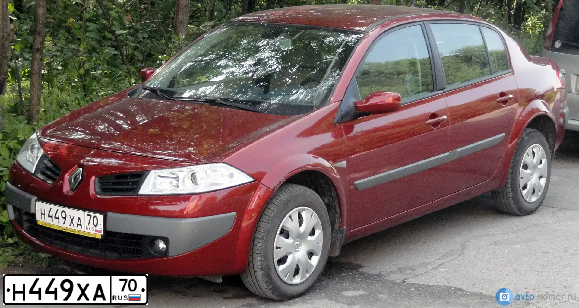 Фото автомобиля RENAULT MEGANE, 2007 — госномер Н449ХА70. Цвет: КРАСНЫЙ