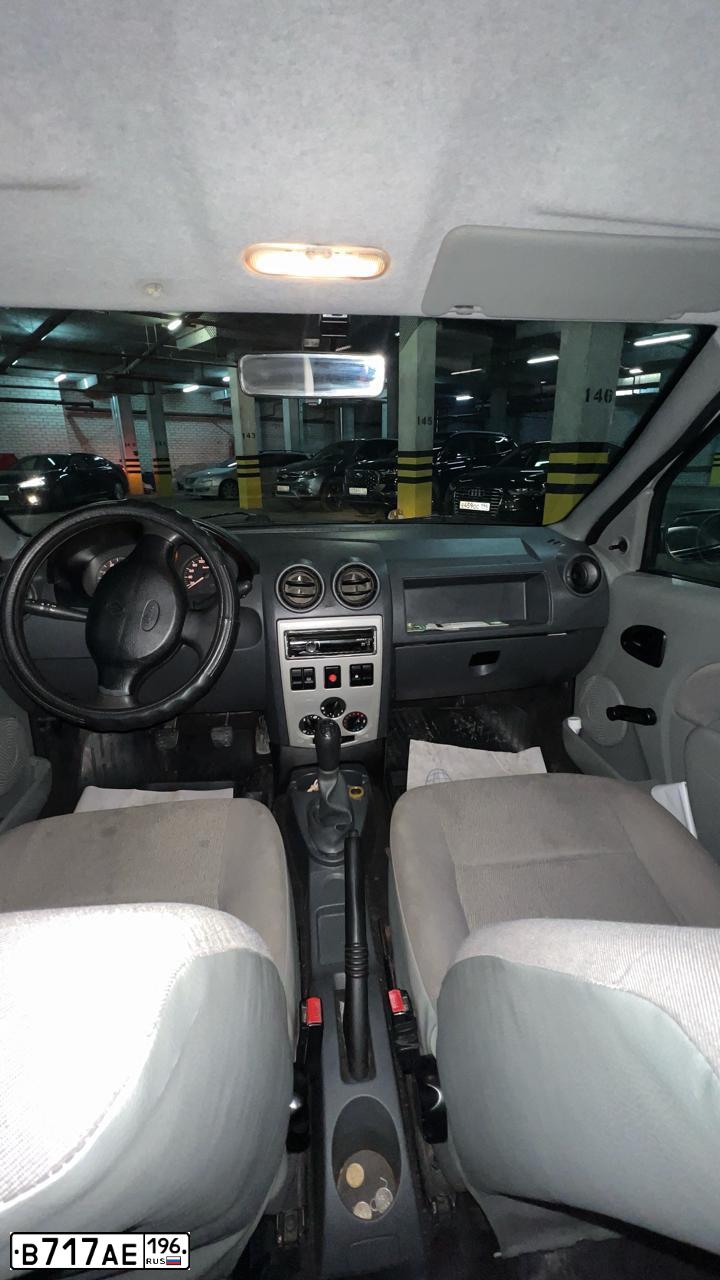 Фото автомобиля TOYOTA LANDCRUISER 200, 2014 — госномер К066РМ147. Цвет: БЕЛЫЙ