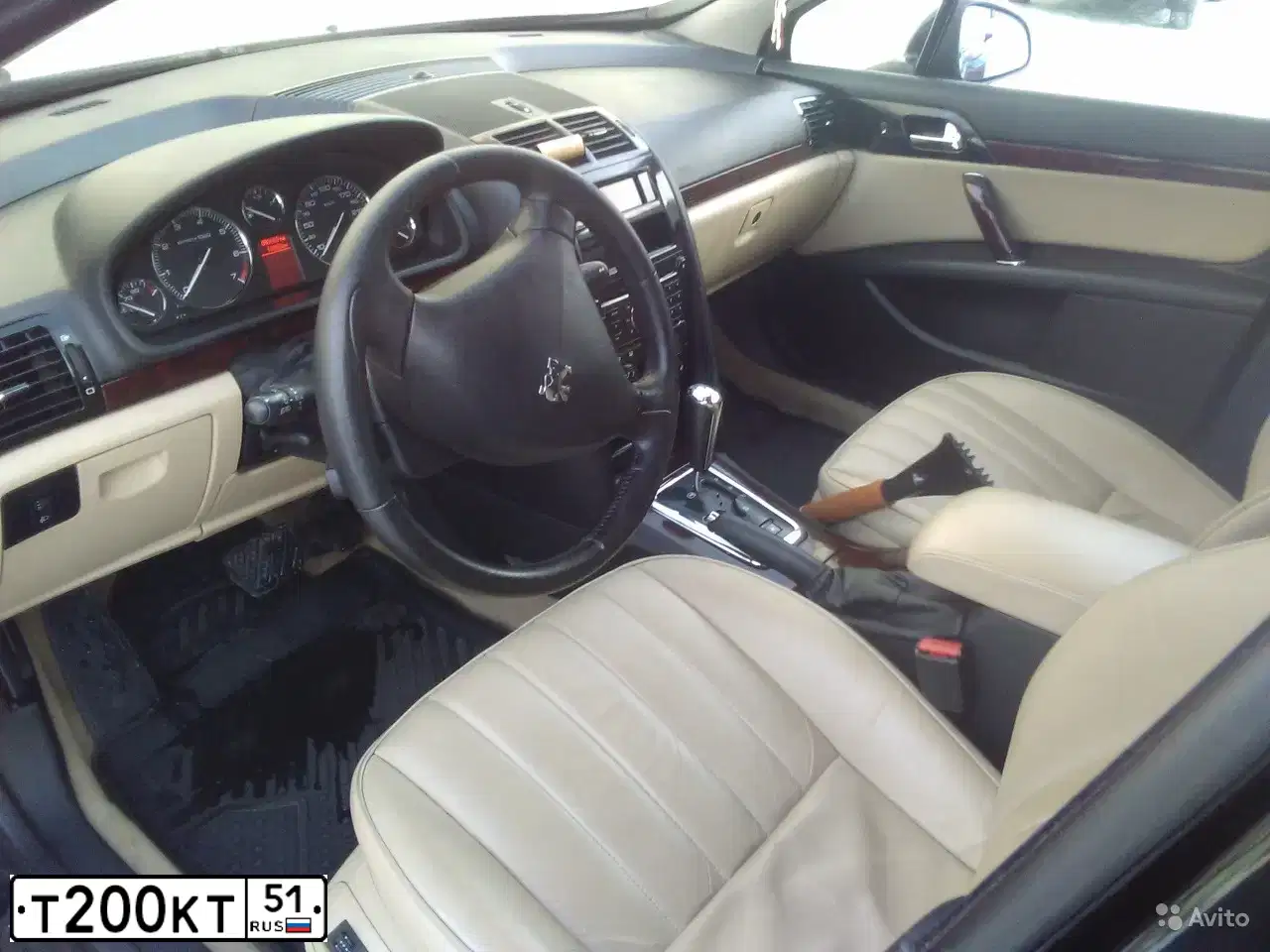 Фото автомобиля PEUGEOT 407, 2010 — госномер Т200КТ51. Цвет: ЧЕРНЫЙ