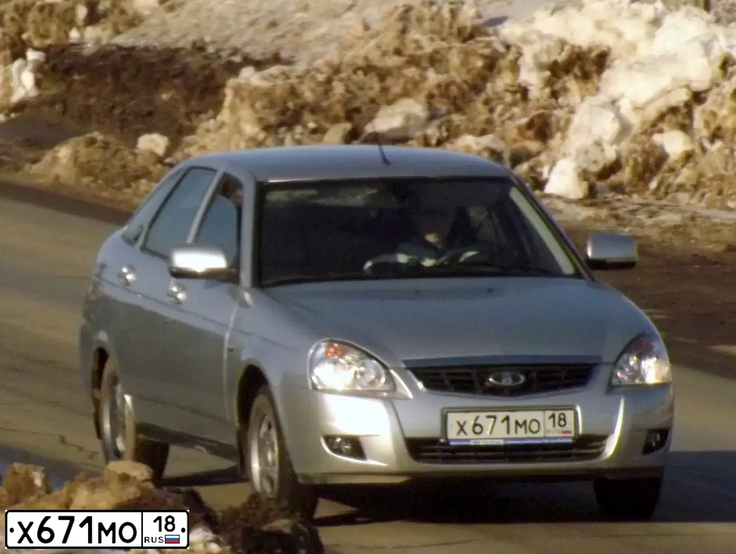 Фото автомобиля LADA 2172 PRIORA, 2012 — госномер Х671МО18. Цвет: СВЕТЛО-СЕРЕБРИСТЫЙ МЕТАЛЛ