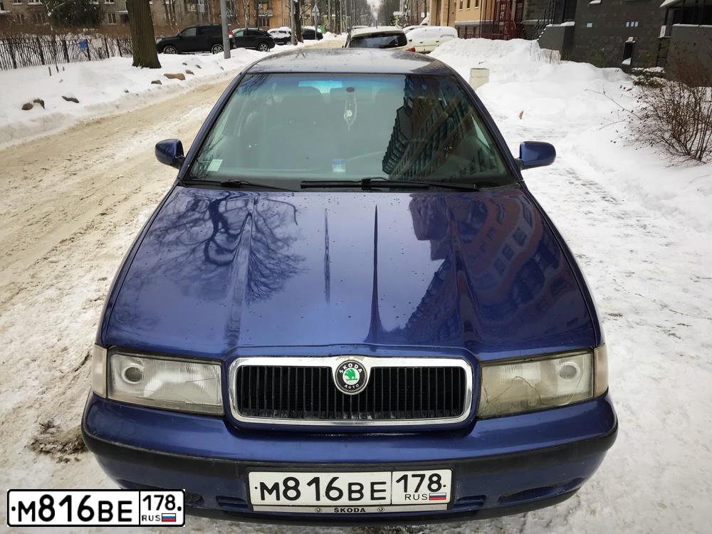 Фото автомобиля SKODA OCTAVIA, 1999 — госномер В664НЕ147. Цвет: синий