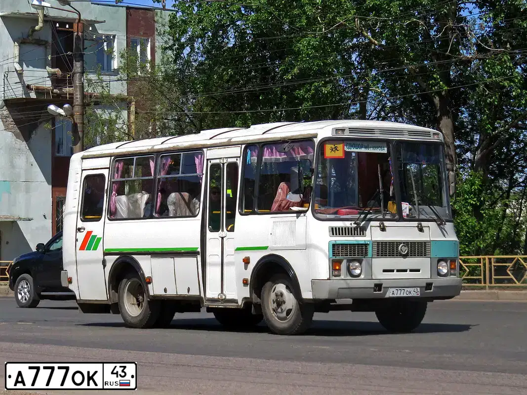 Фото автомобиля PAZ 3205, 2012 — госномер А777ОК43. Цвет: Белый