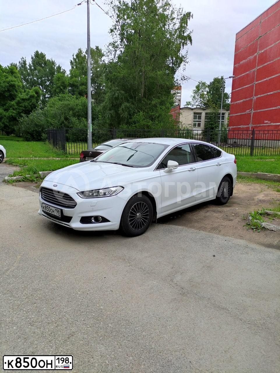 Фото автомобиля FORD MONDEO, 2016 — госномер А460ОС147. Цвет: Белый