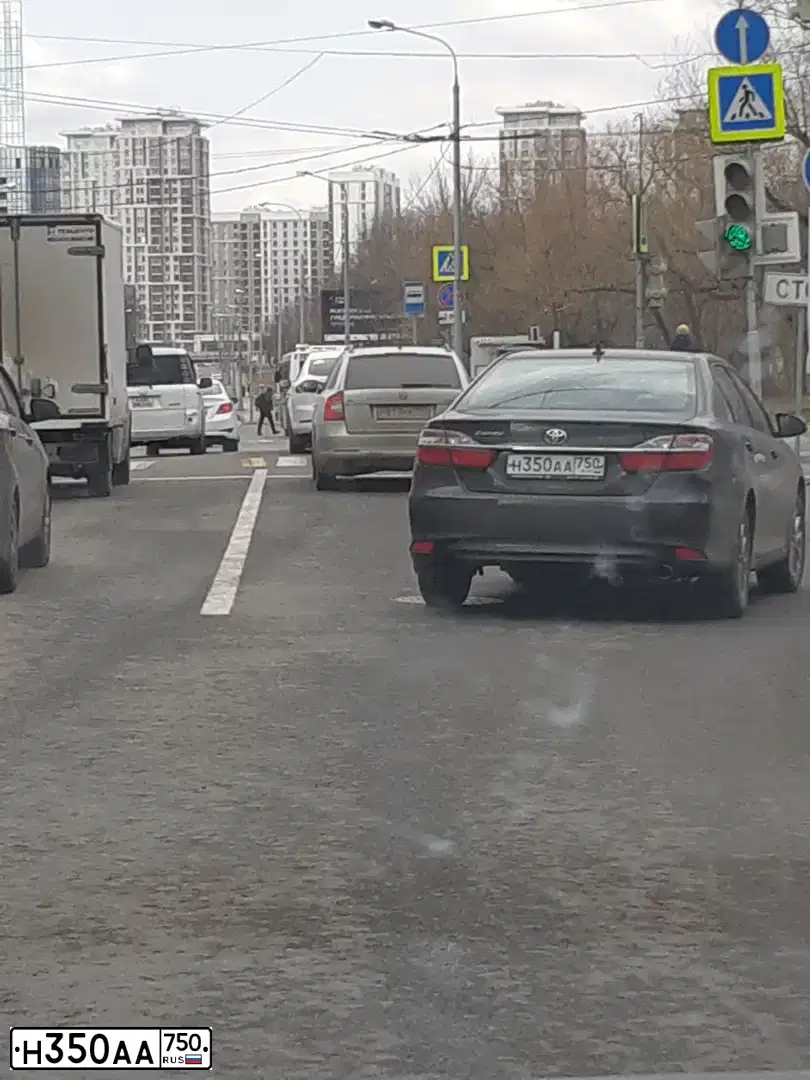 Фото автомобиля TOYOTA CAMRY, 2017 — госномер С851АА799. Цвет: ЧЕРНЫЙ МЕТАЛЛИК