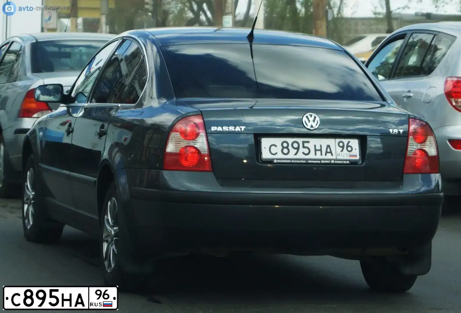 Фото автомобиля VOLKSWAGEN PASSAT, 2002 — госномер В834РТ159. Цвет: ТЕМНО - СЕРЫЙ