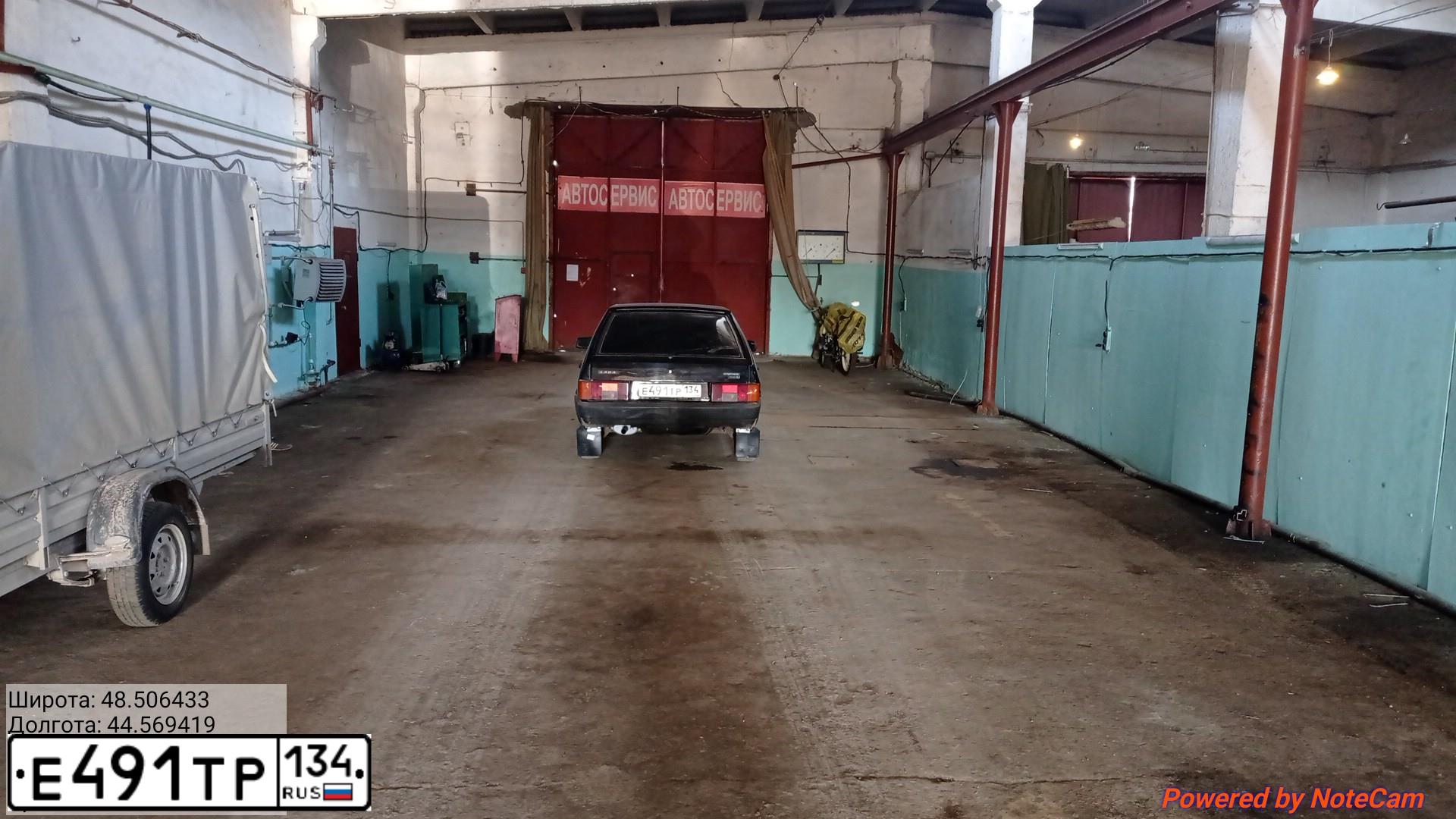 Фото автомобиля LADA 2109 SAMARA, 2002 — госномер М889ЕР134. Цвет: ЧЕРНЫЙ