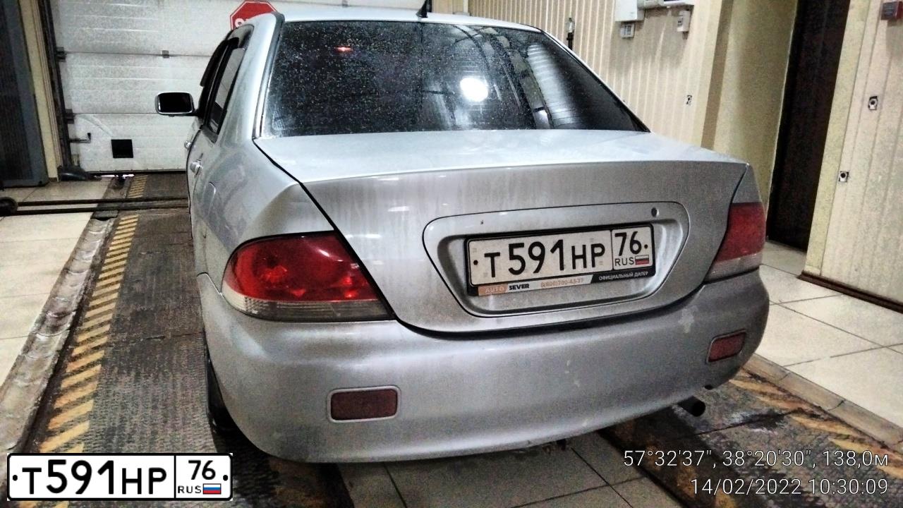 Фото автомобиля MITSUBISHI LANCER, 2004 — госномер А780АУ790. Цвет: СЕРЫЙ