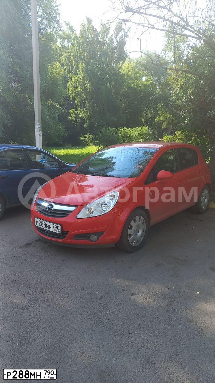 Фото автомобиля OPEL L CORSA, 2008 — госномер В422МО199. Цвет: Красный