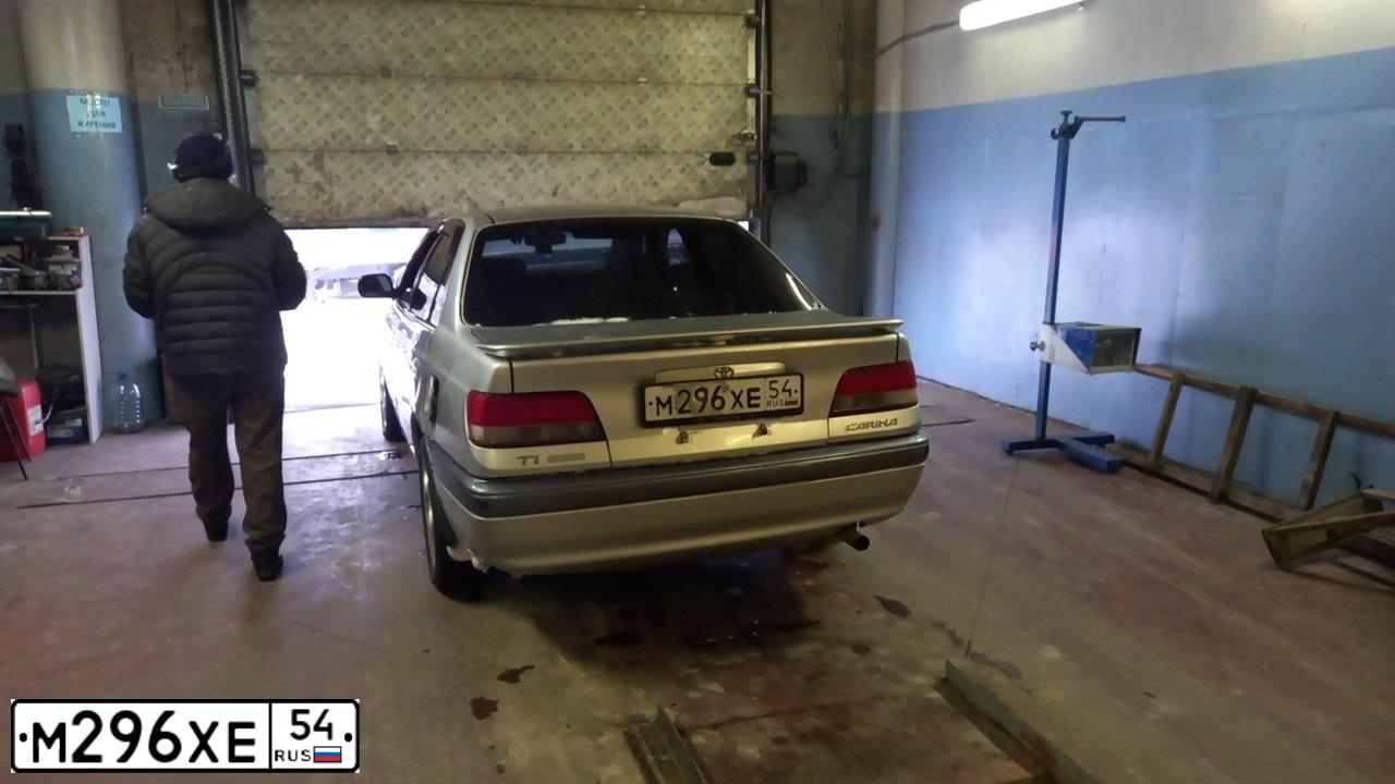 Фото автомобиля TOYOTA CARINA, 1997 — госномер М296ХЕ54