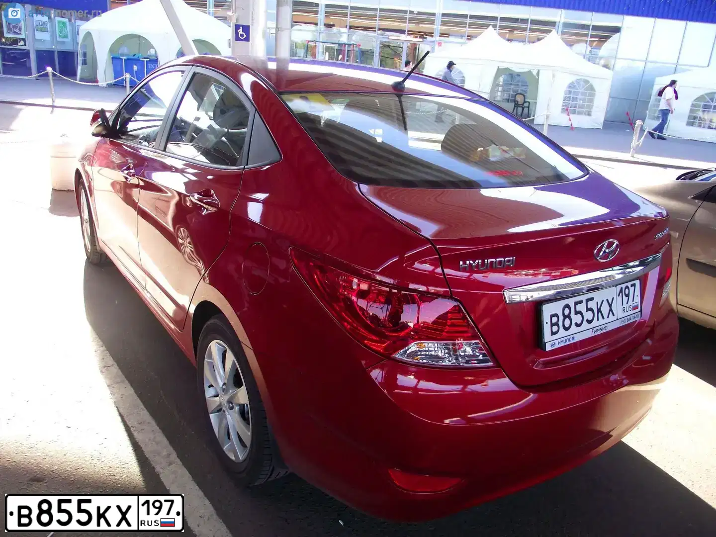 Фото автомобиля HYUNDAI SOLARIS, 2011 — госномер Т041АН136. Цвет: КРАСНЫЙ