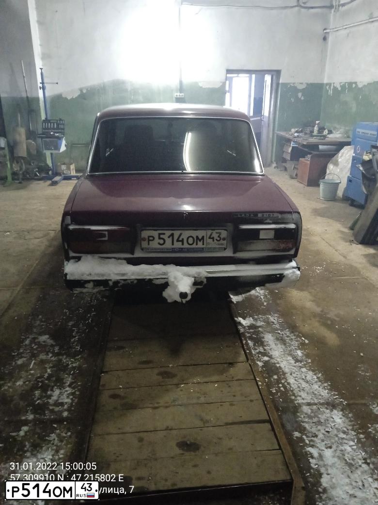 Фото автомобиля LADA 2107, 2001 — госномер Р514ОМ43. Цвет: БОРДОВЫЙ