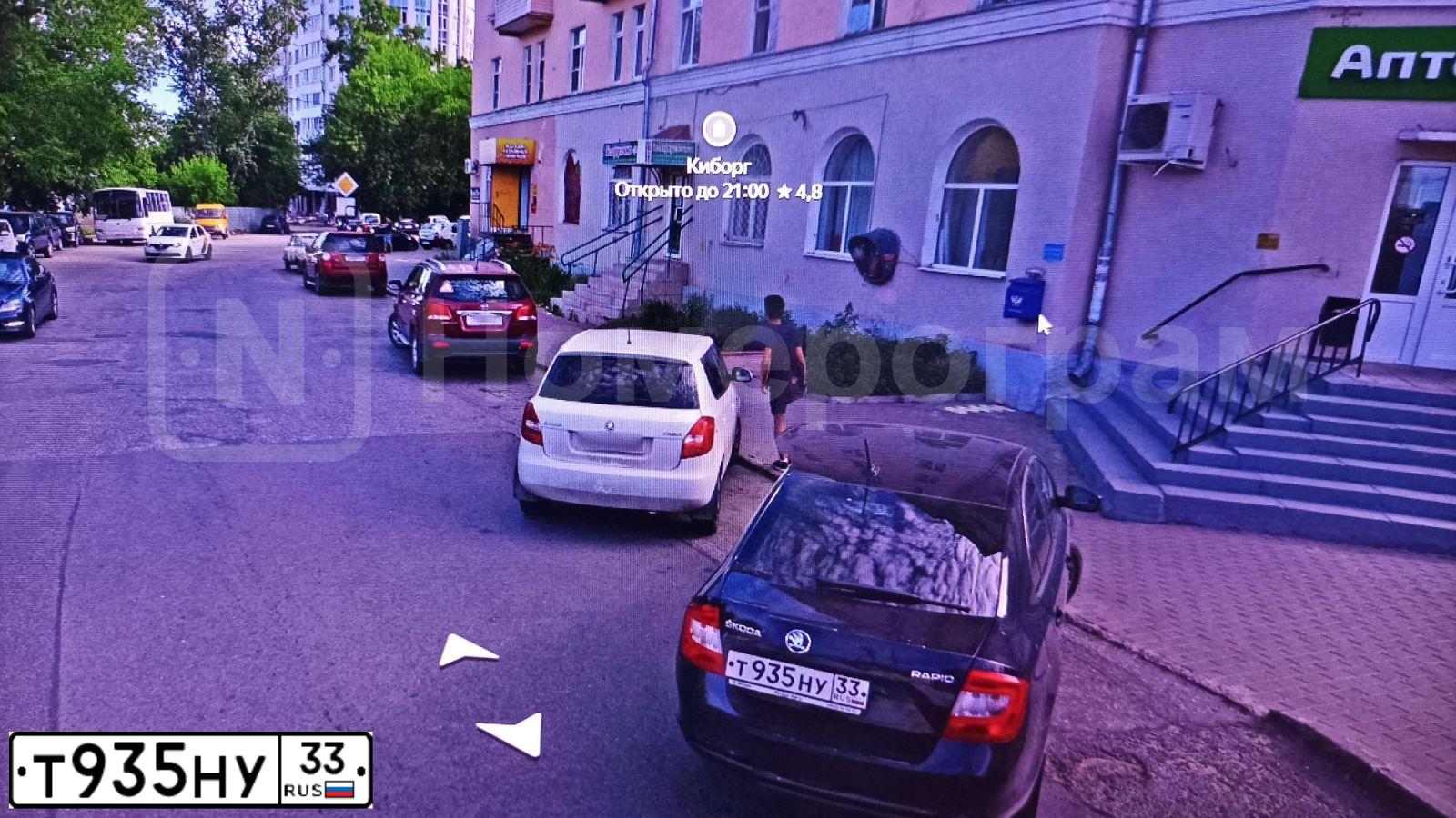 Фото автомобиля SKODA RAPID, 2017 — госномер Т935НУ33. Цвет: ЧЕРНЫЙ