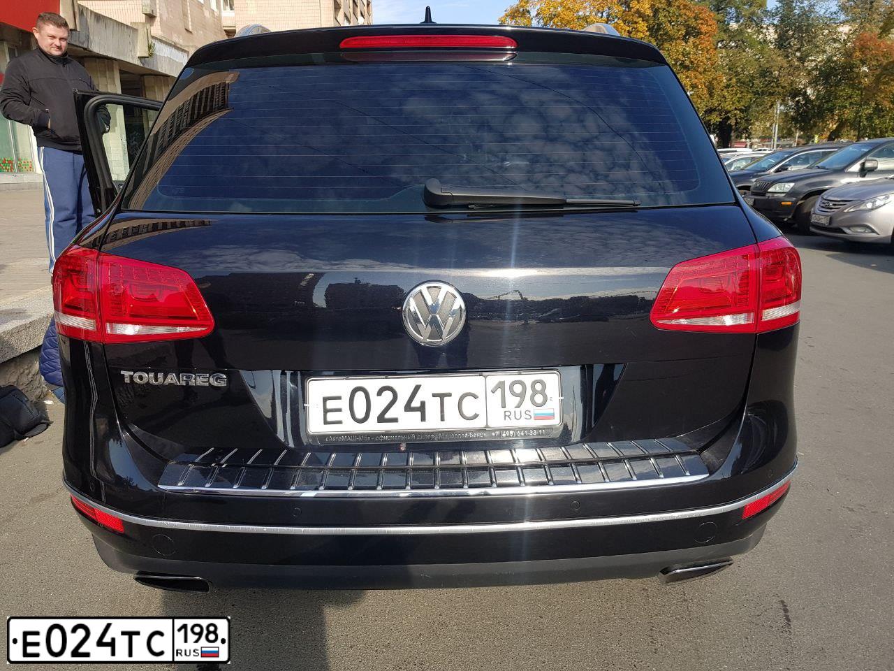 Фото автомобиля VOLKSWAGEN TOUAREG, 2012 — госномер У329СС69. Цвет: ЧЕРНЫЙ