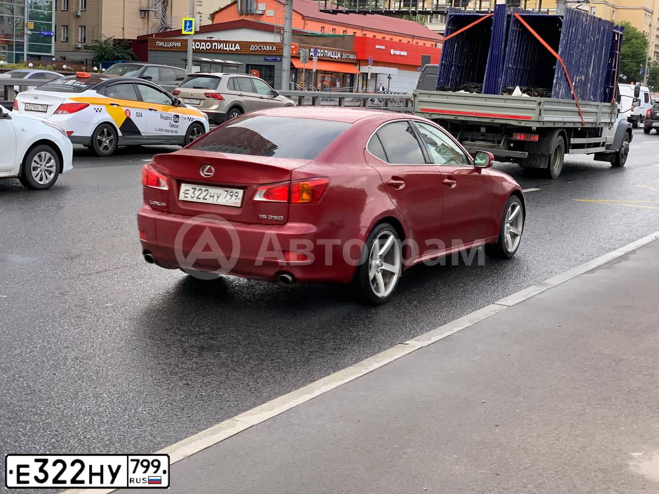 Фото автомобиля LEXUS IS, 2008 — госномер В005РВ199. Цвет: Красный