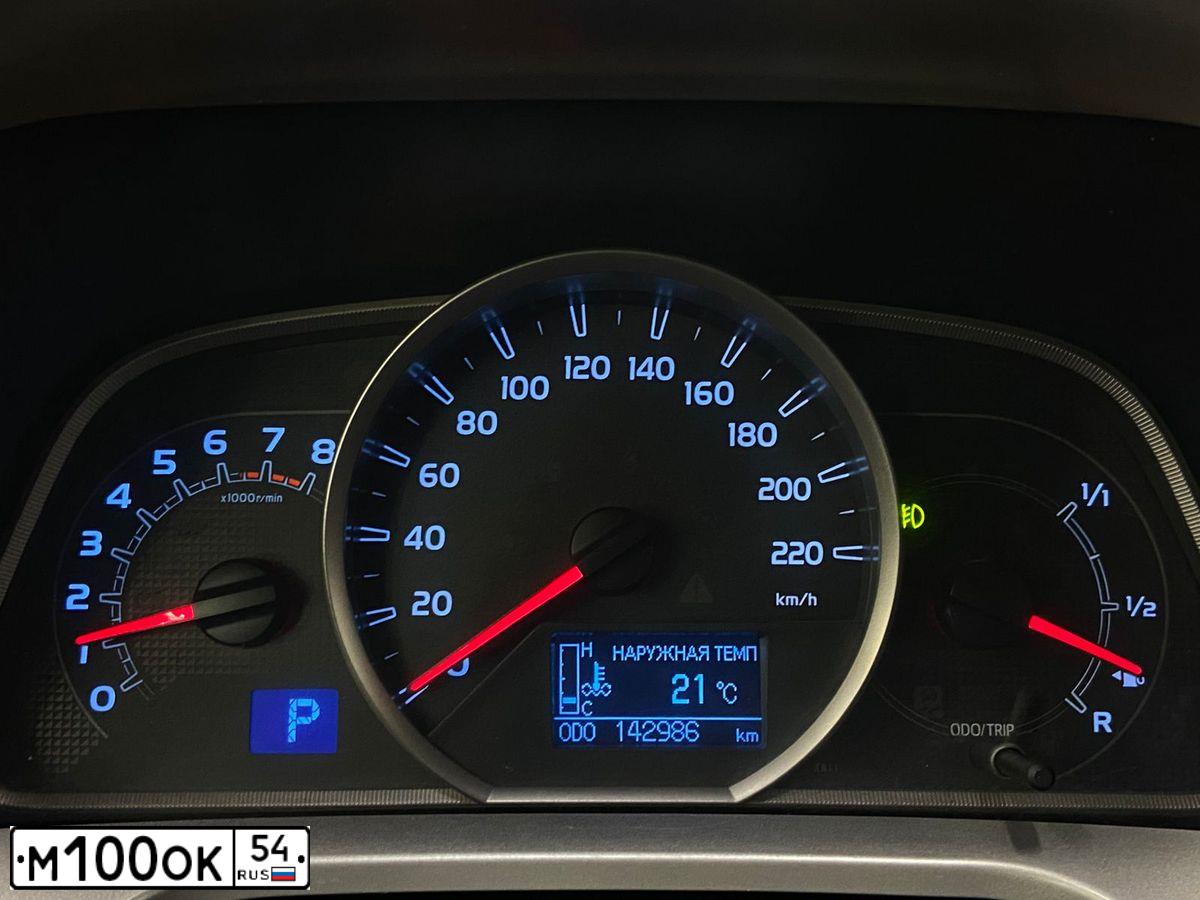 Фото автомобиля TOYOTA RAV4, 2014 — госномер М100ОК54. Цвет: бронзовый