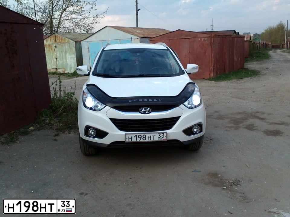 Фото автомобиля HYUNDAI IX35, 2013 — госномер У035НВ33. Цвет: БЕЛЫЙ