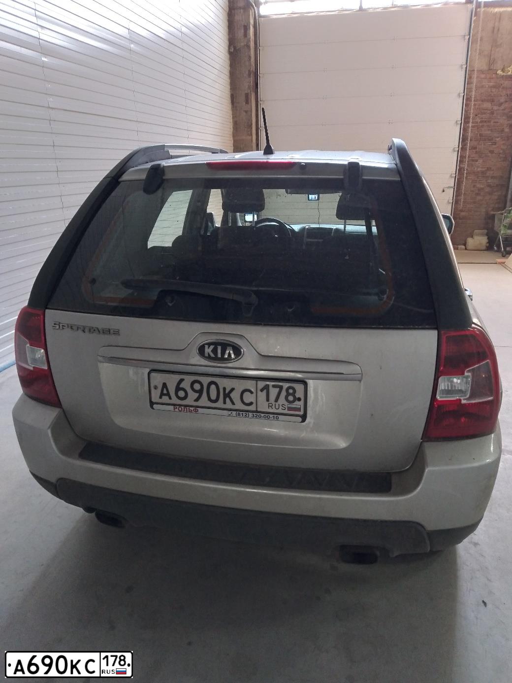 Фото автомобиля KIA SPORTAGE, 2010 — госномер А690КС178. Цвет: ПЕРЛАМ-СЕРЕБРИСТЫЙ