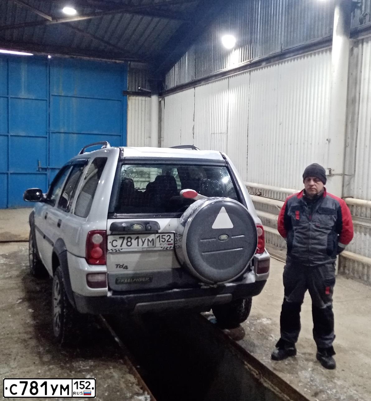 Фото автомобиля LANDROVER FREELANDER, 2003 — госномер С781УМ152. Цвет: Серебристый