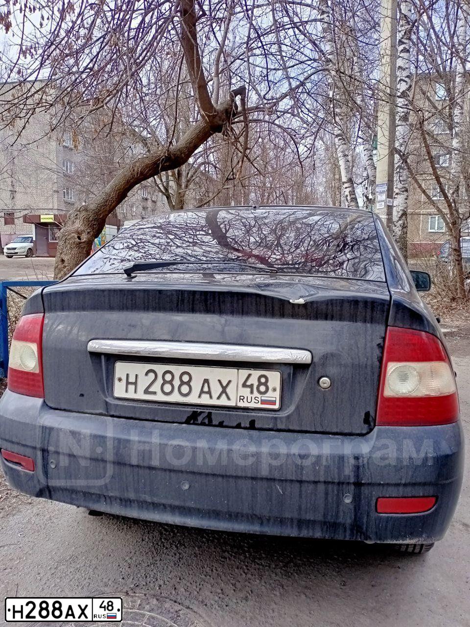 Фото автомобиля LADA 2172 PRIORA, 2010 — госномер Н288АХ48