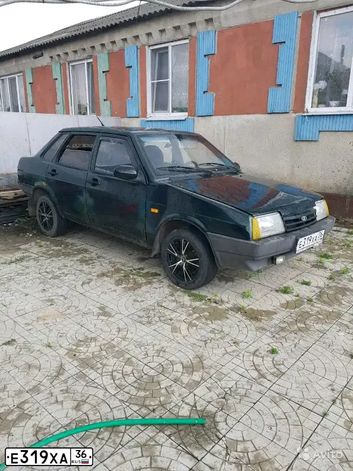 Фото автомобиля LADA 2109 SAMARA, 2003 — госномер Е388ЕМ32. Цвет: Темно-зеленый