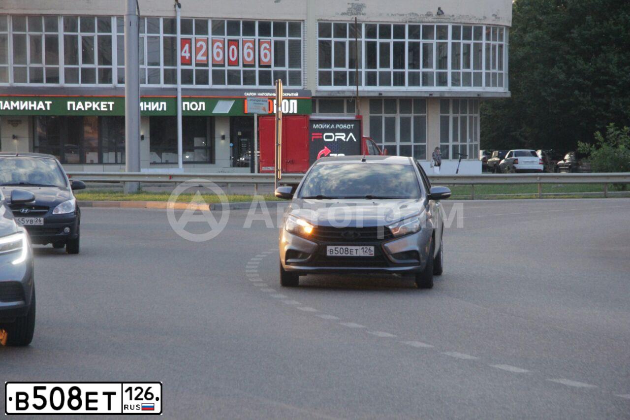 Фото автомобиля LADA VESTA, 2016 — госномер В508ЕТ126. Цвет: Серый