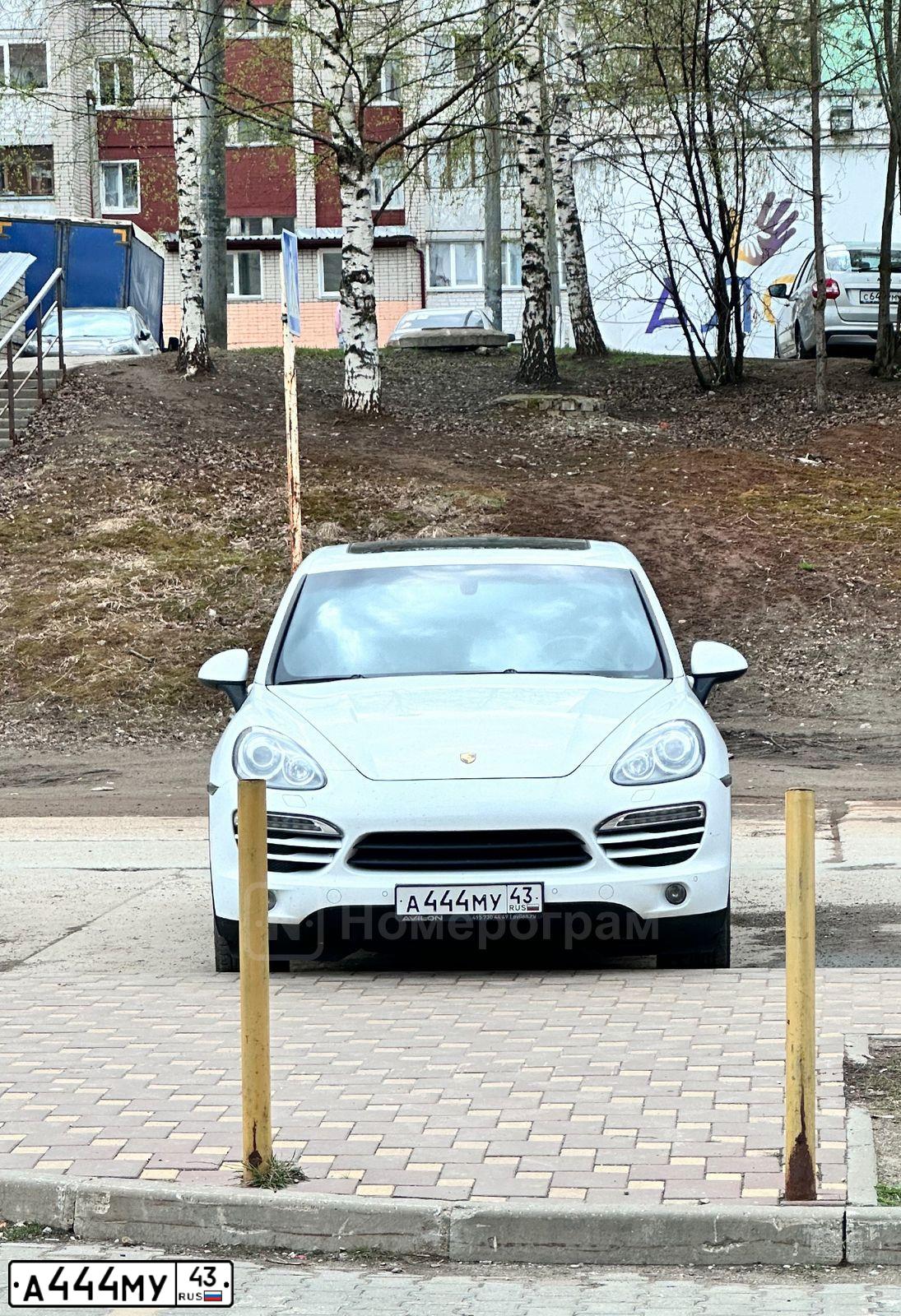 Фото автомобиля KIA SPECTRA, 2006 — госномер А444МУ43. Цвет: КРАСНЫЙ