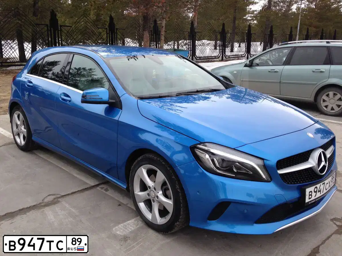 Фото автомобиля LADA XRAY, 2020 — госномер В947ТС89. Цвет: ЧЕРНЫЙ