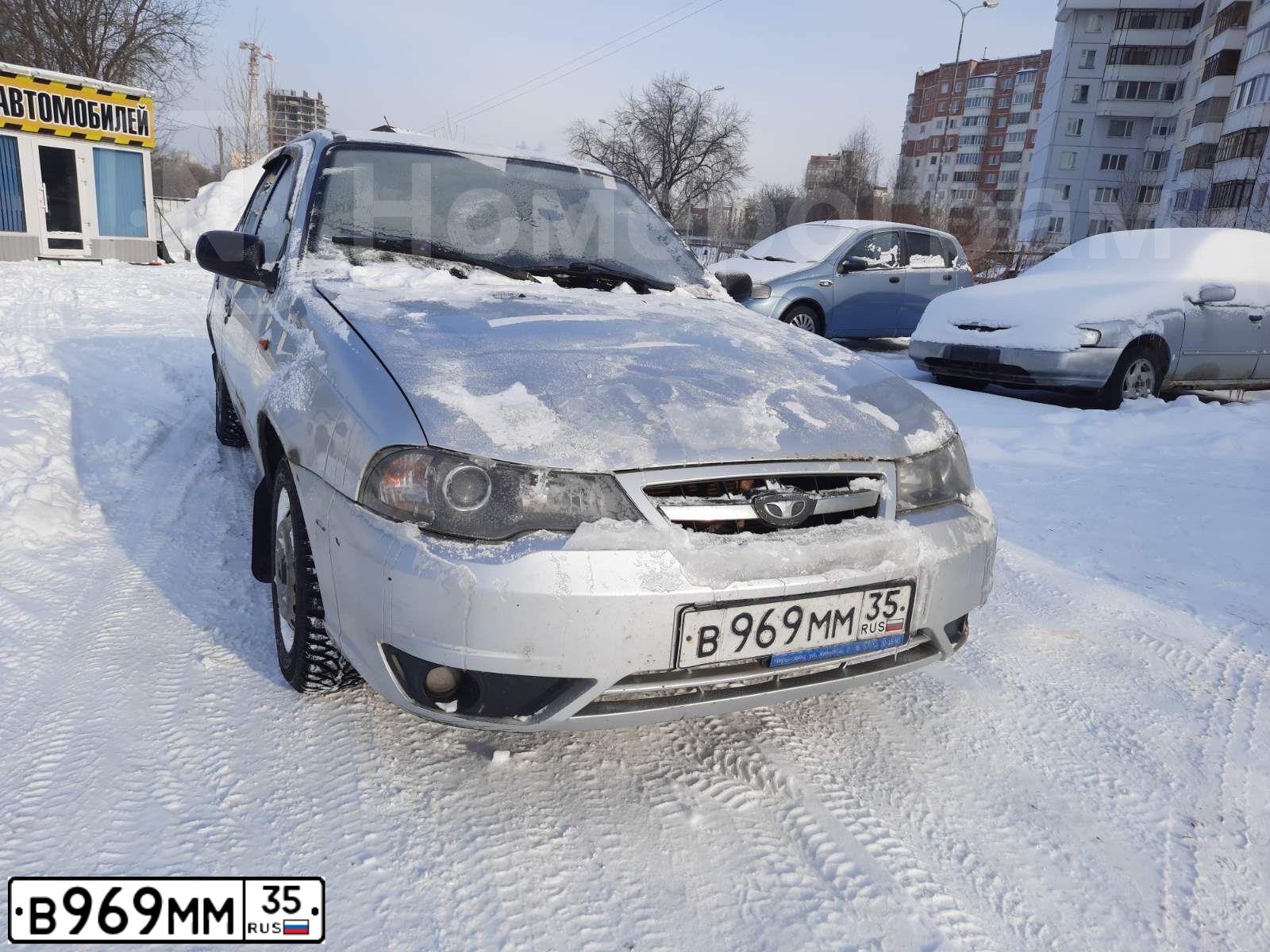 Фото автомобиля DAEWOO NEXIA, 2011 — госномер В969ММ35. Цвет: Серебристый