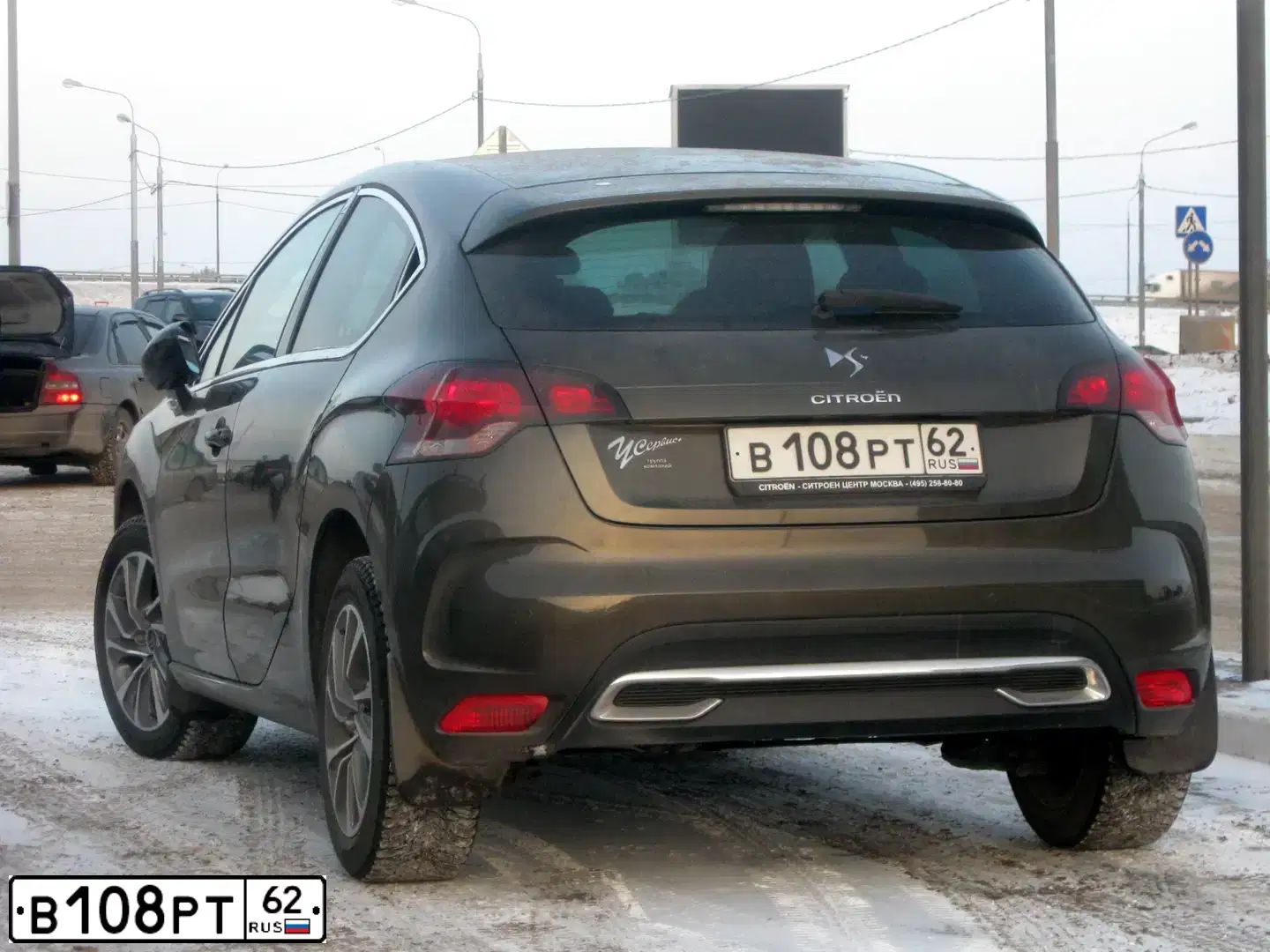 Фото автомобиля CITROEN DS4, 2013 — госномер В108РТ62. Цвет: Коричневый
