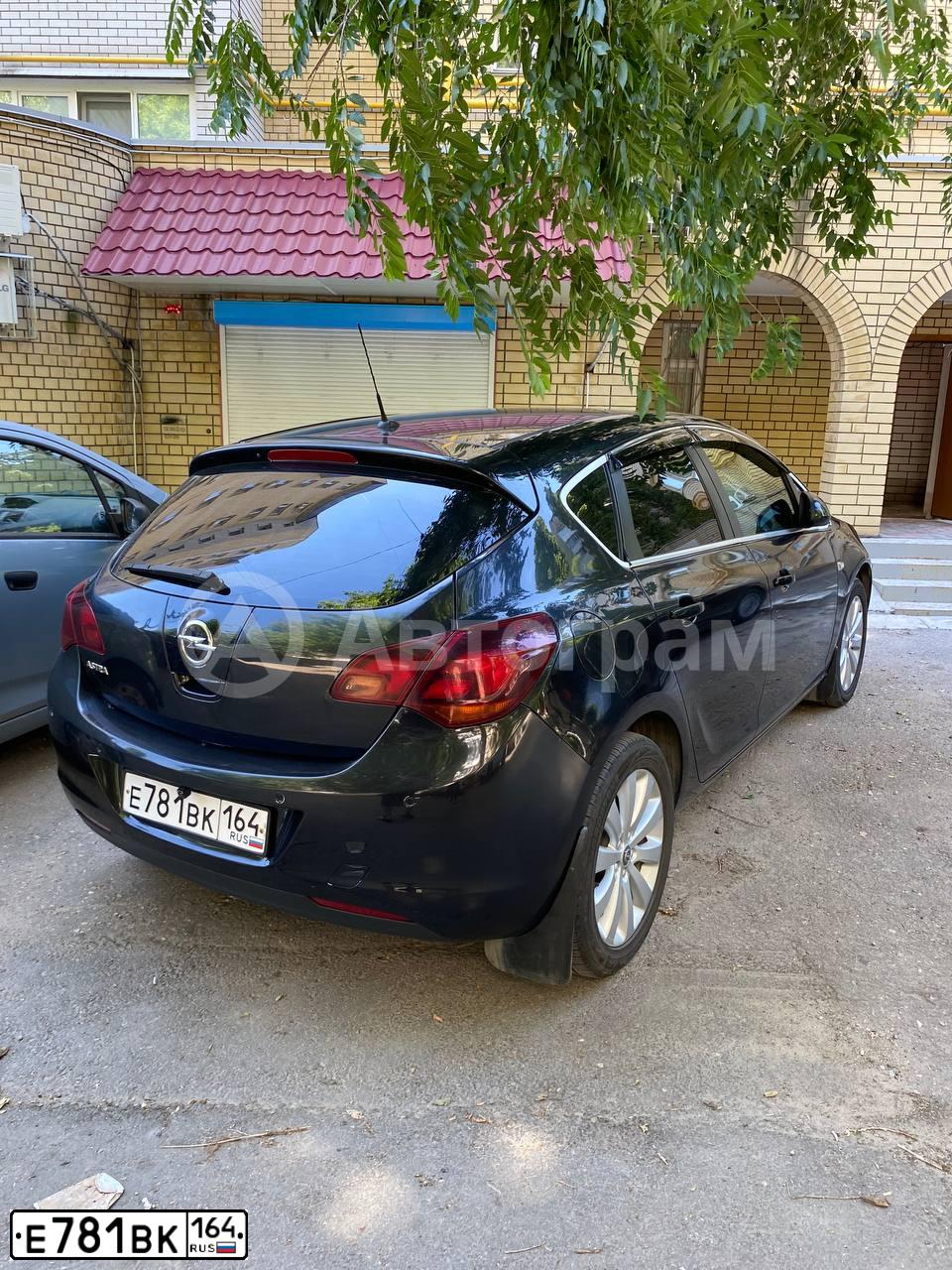 Фото автомобиля OPEL ASTRA, 2011 — госномер Е781ВК164. Цвет: ЧЕРНЫЙ