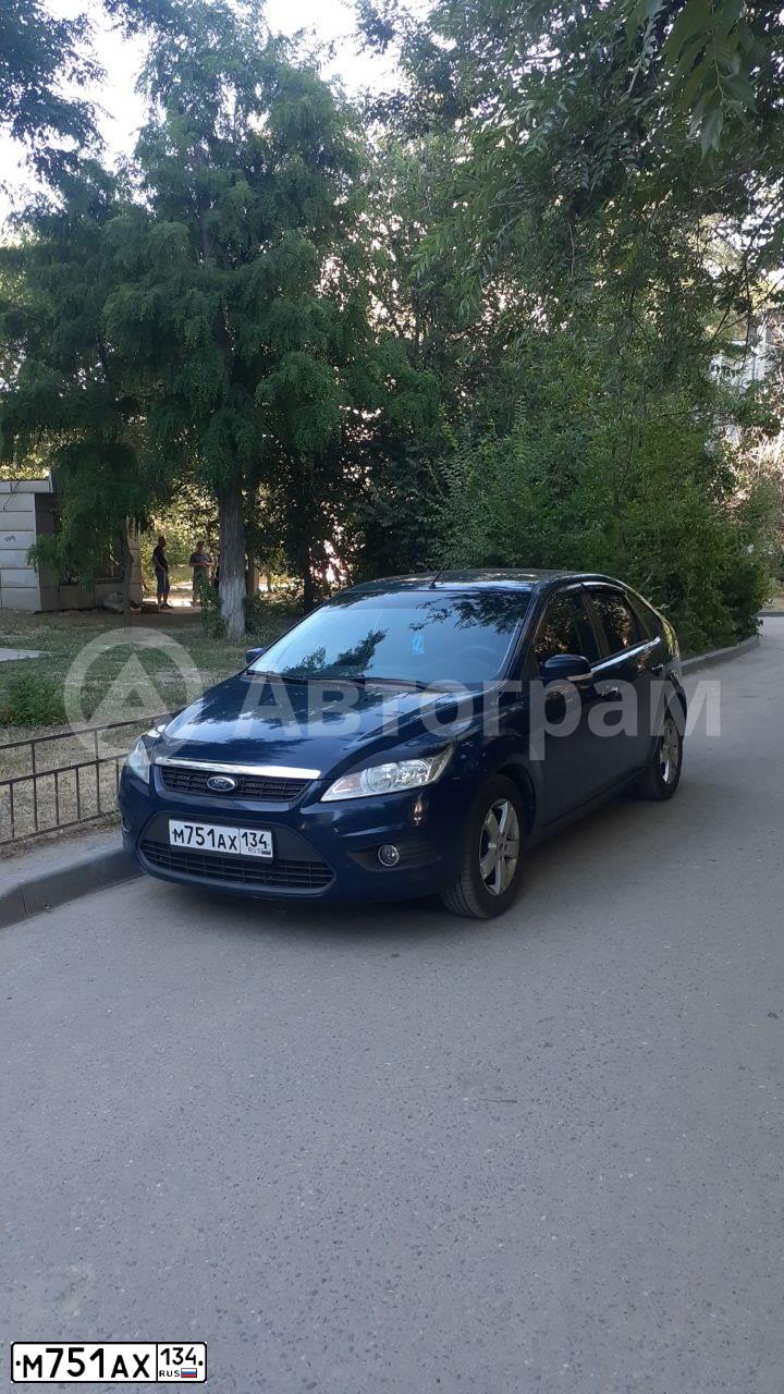 Фото автомобиля FORD FOCUS, 2011 — госномер О887КН30. Цвет: ТЕМНО-СИНИЙ