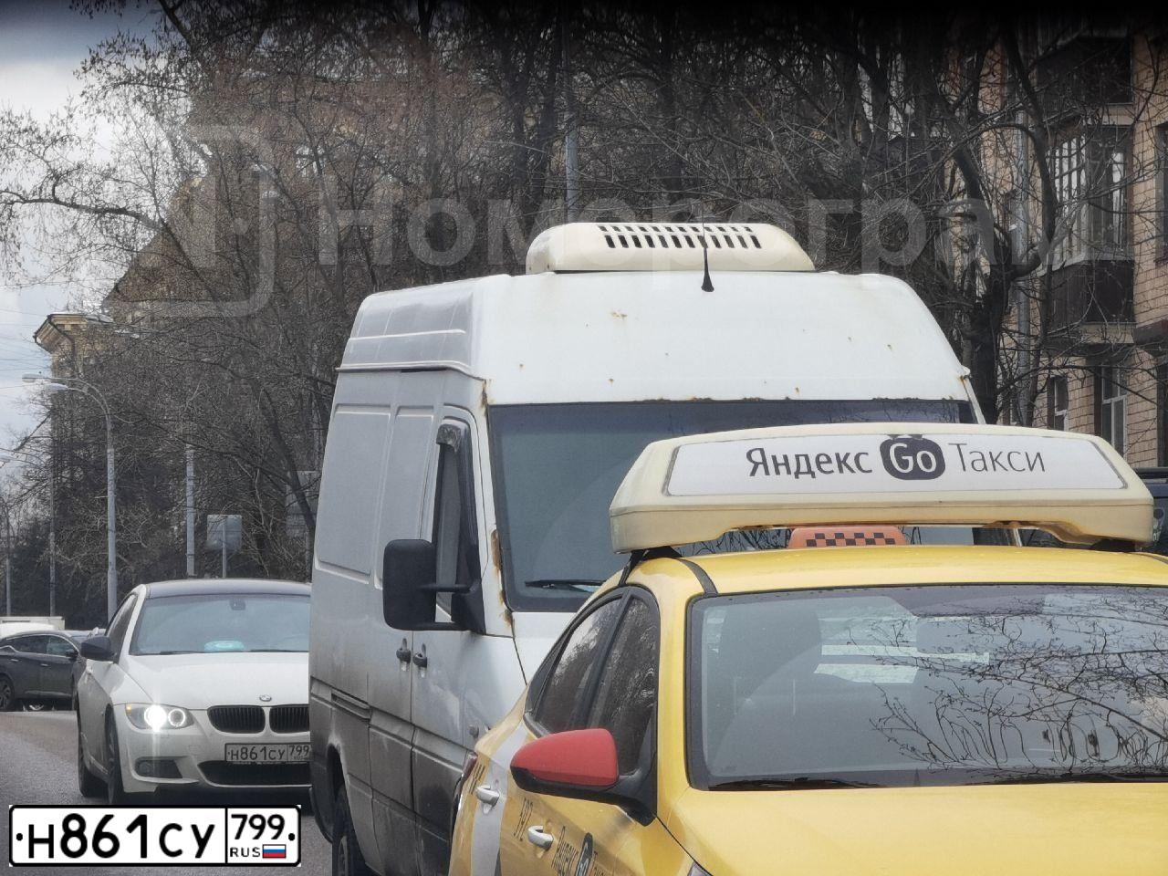 Фото автомобиля BMW SERIE 3, 2012 — госномер У280СХ790. Цвет: Белый
