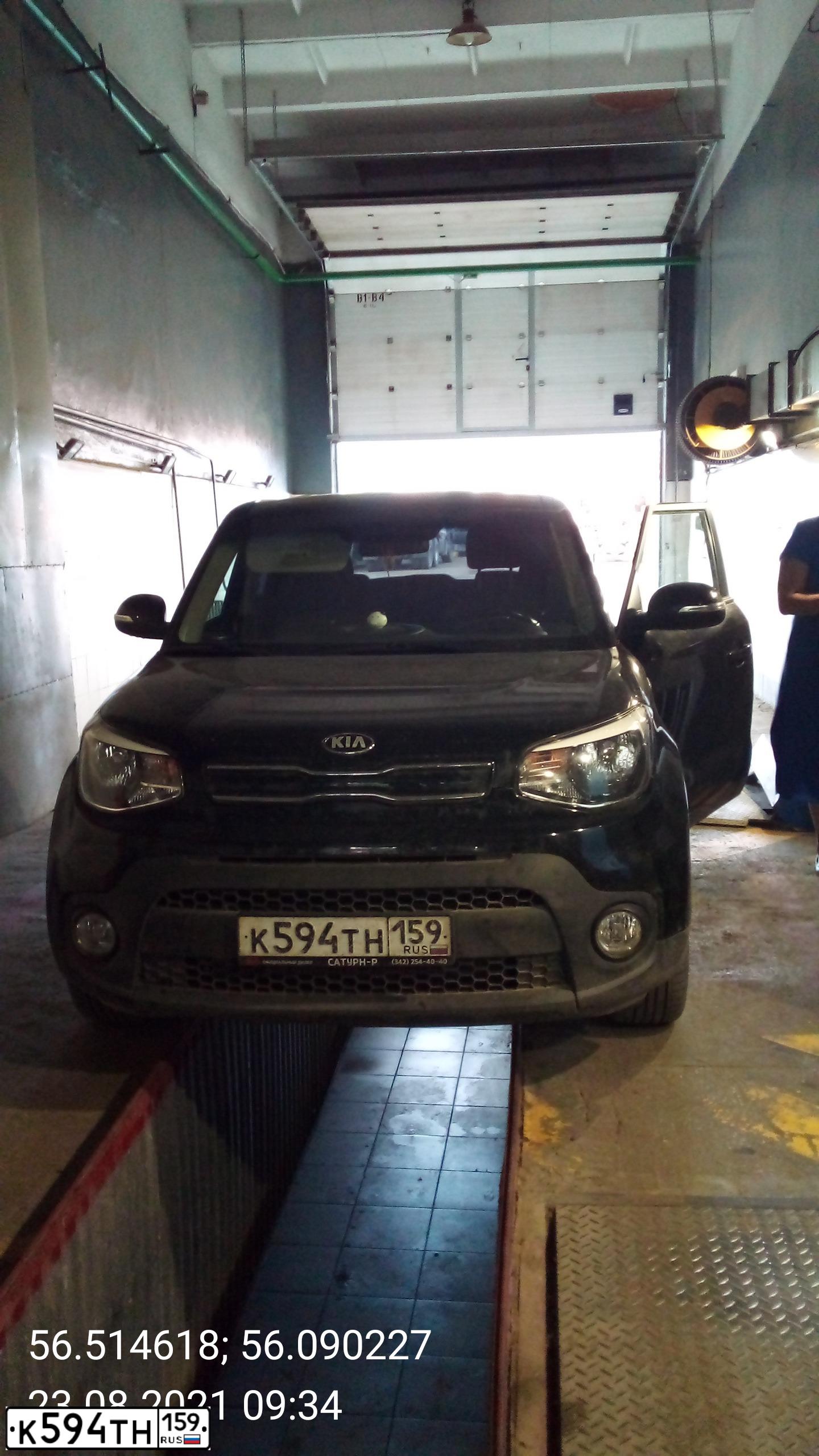 Фото автомобиля KIA SOUL, 2017 — госномер Р365УЕ159. Цвет: ЧЕРНЫЙ