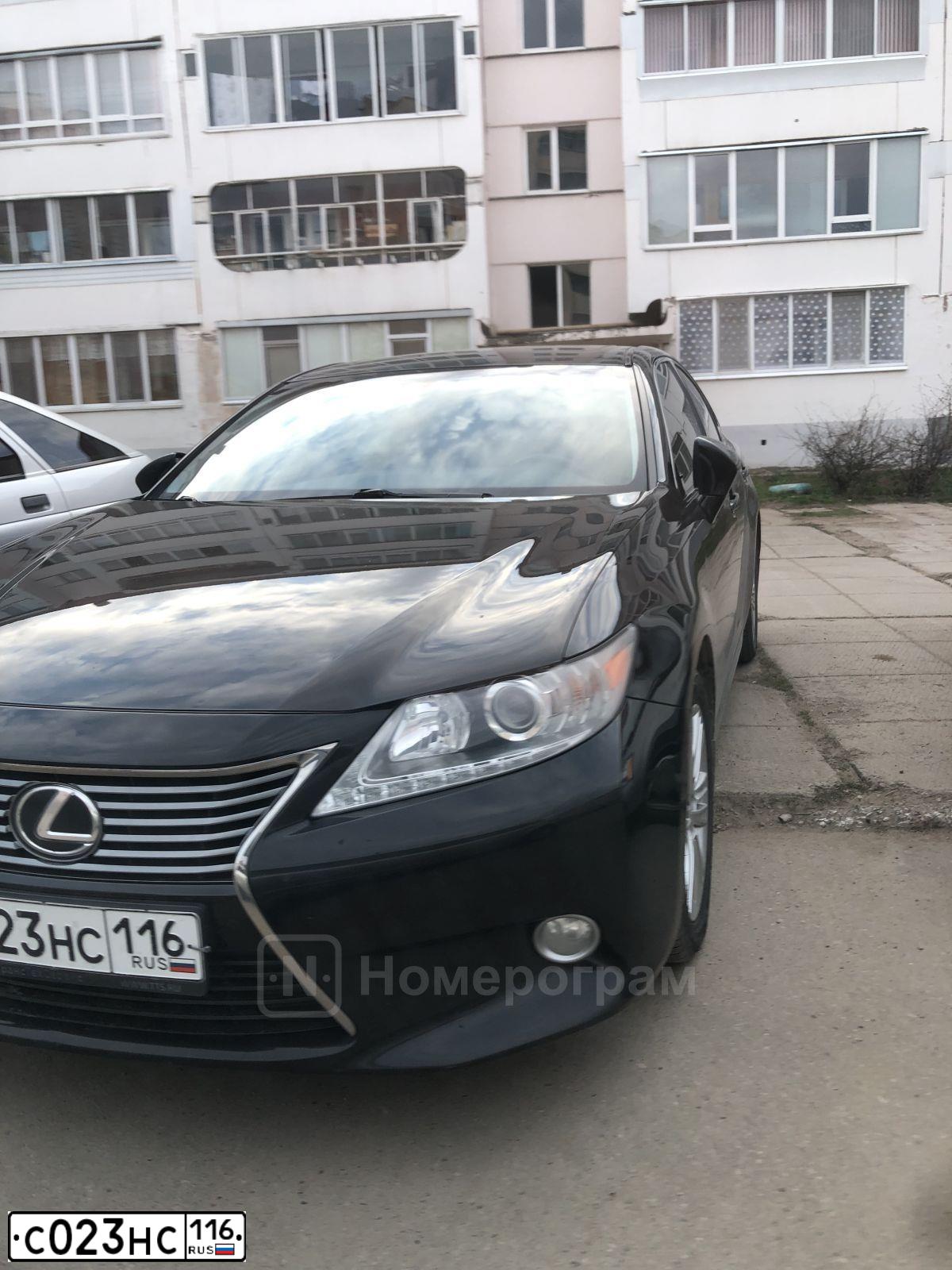 Фото автомобиля LEXUS ES, 2012 — госномер С023НС116. Цвет: ЧЕРНЫЙ