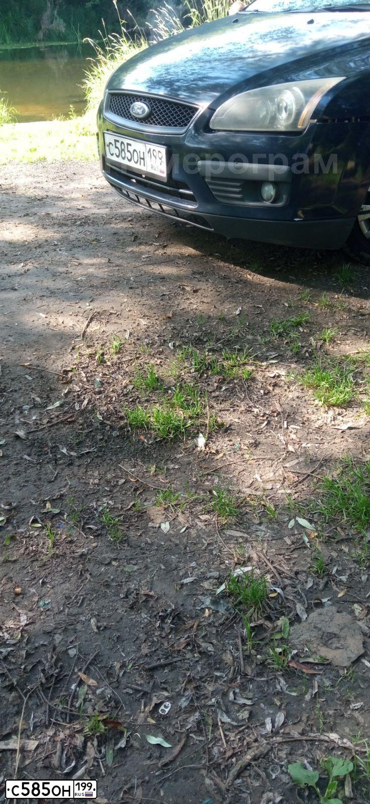 Фото автомобиля FORD FOCUS, 2006 — госномер Е374ОЕ177. Цвет: Темно-синий
