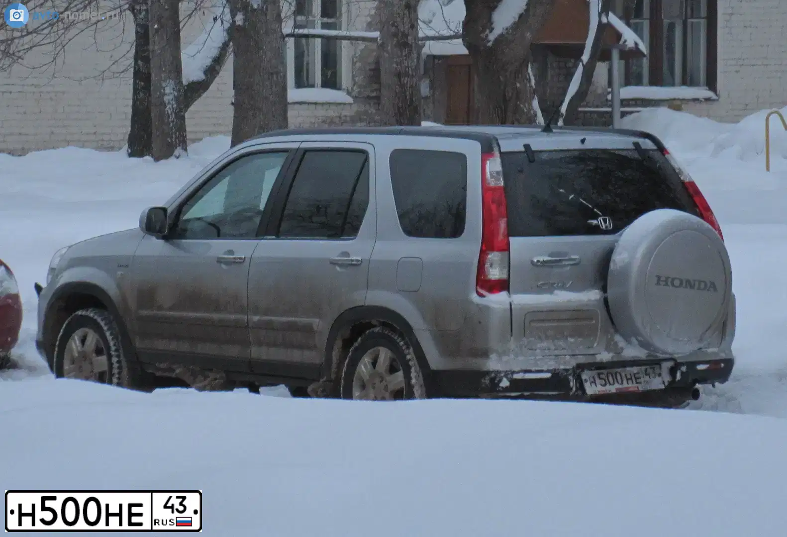 Фото автомобиля HONDA CR-V, 2005 — госномер Н500НЕ43. Цвет: Серебристый