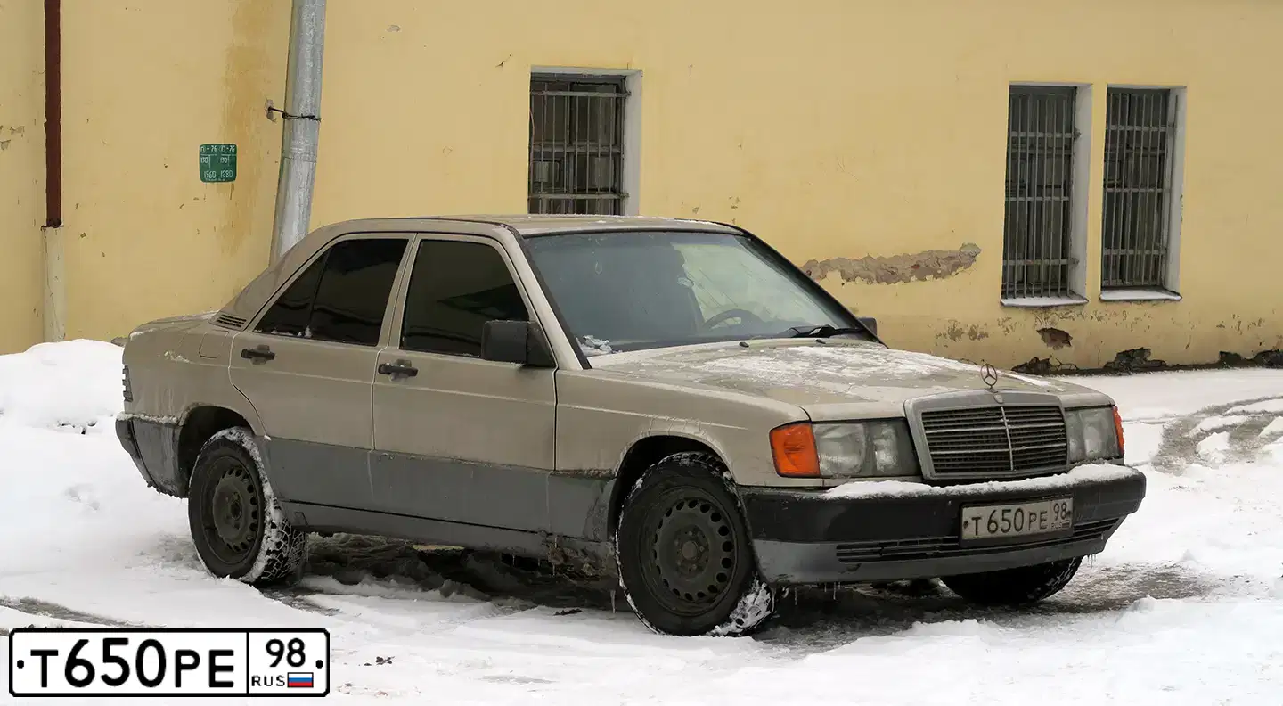 Фото автомобиля MERCEDES C-KLASSE, 1987 — госномер О235АС78. Цвет: СВЕТЛО-БЕЖЕВЫЙ