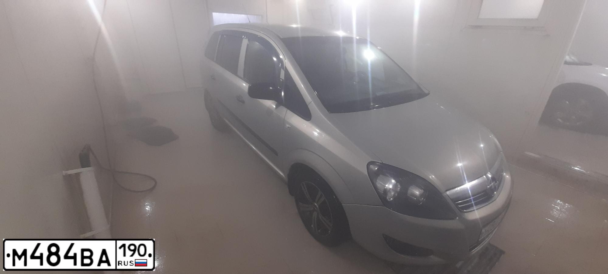 Фото автомобиля OPEL ZAFIRA, 2011 — госномер К659АУ53. Цвет: БЕЖЕВЫЙ