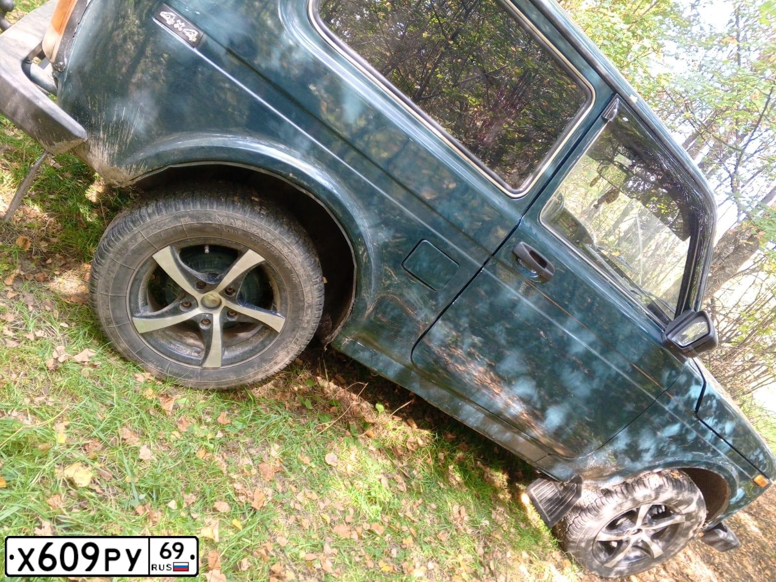 Фото автомобиля LADA 2121 NIVA, 2001 — госномер Х609РУ69. Цвет: Сине-зеленый