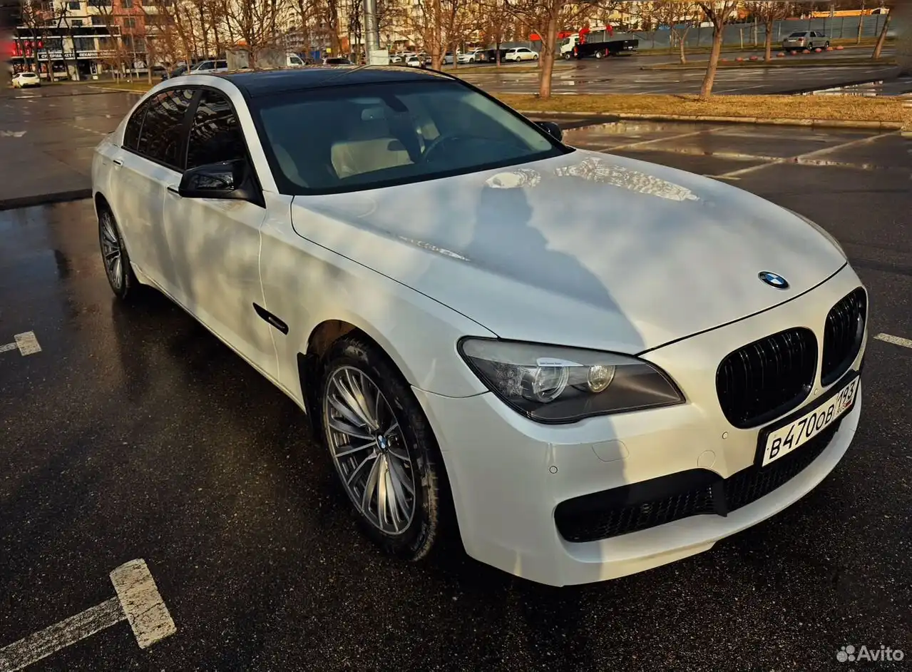Фото автомобиля BMW W SERIE 7, 2012 — госномер В470ОВ193. Цвет: Белый