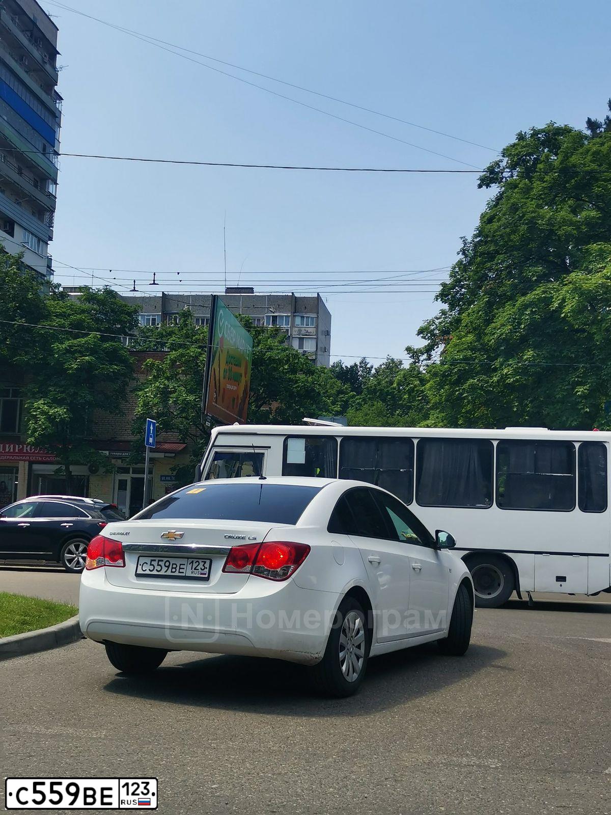 Фото автомобиля CHEVROLET CRUZE, 2011 — госномер С559ВЕ123. Цвет: БЕЛЫЙ
