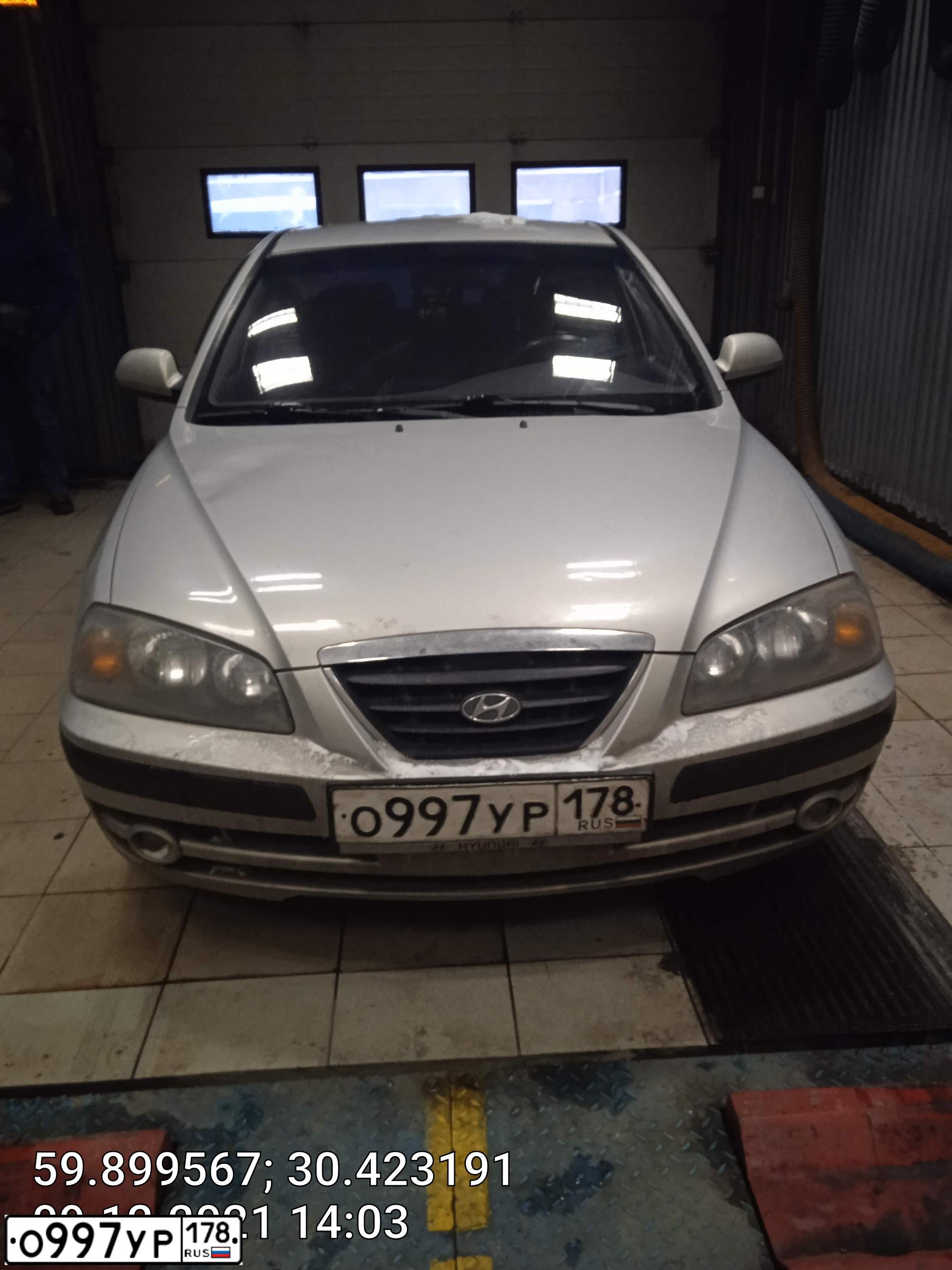 Фото автомобиля TAGAZ Z ELANTRA XD, 2010 — госномер О997УР178. Цвет: СЕРЕБРИСТЫЙ