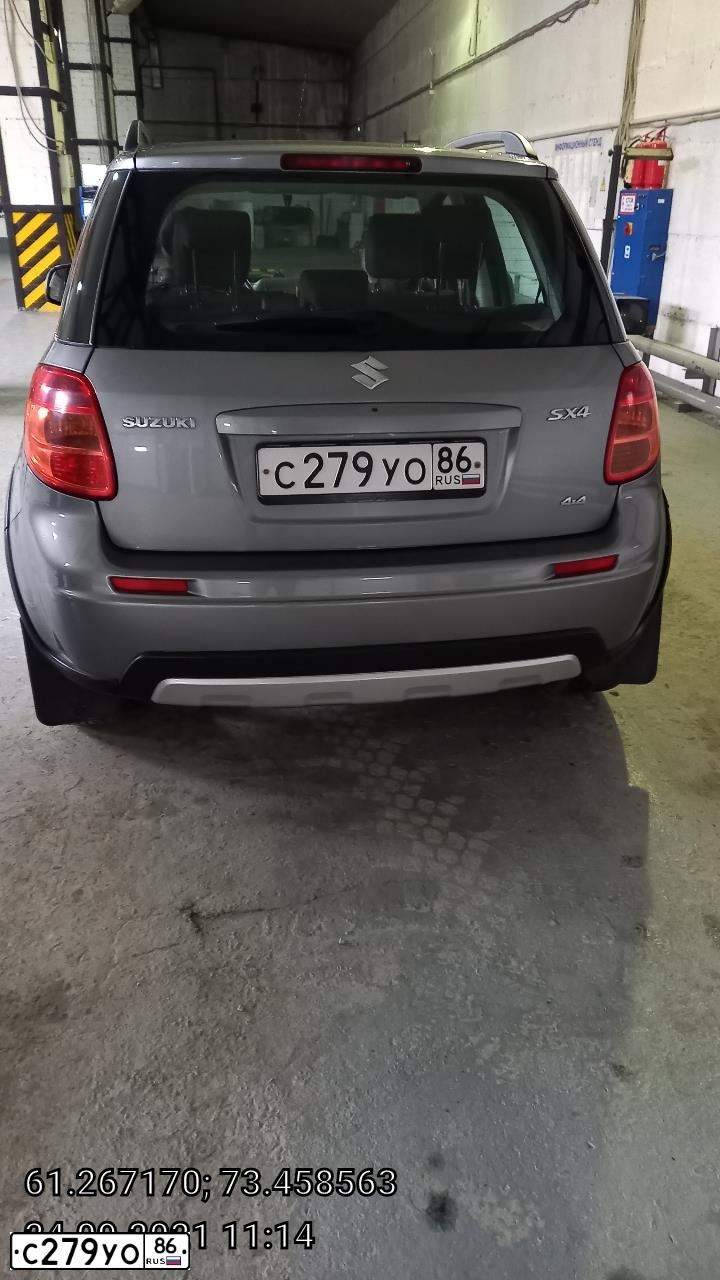 Фото автомобиля SUZUKI SX4, 2010 — госномер М357ЕК186. Цвет: СЕРЫЙ