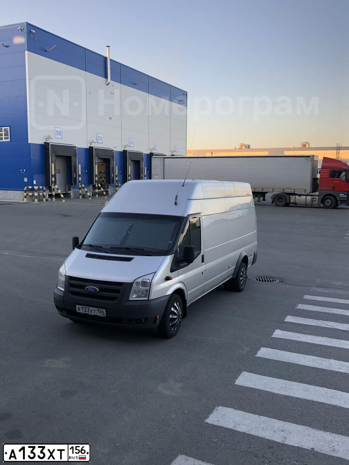 Фото автомобиля FORD TRANSIT, 2010 — госномер А133ХТ156. Цвет: СЕРЕБРИСТЫЙ