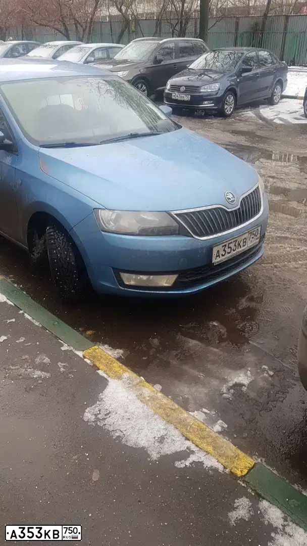 Фото автомобиля SKODA RAPID, 2014 — госномер А353КВ750. Цвет: синий