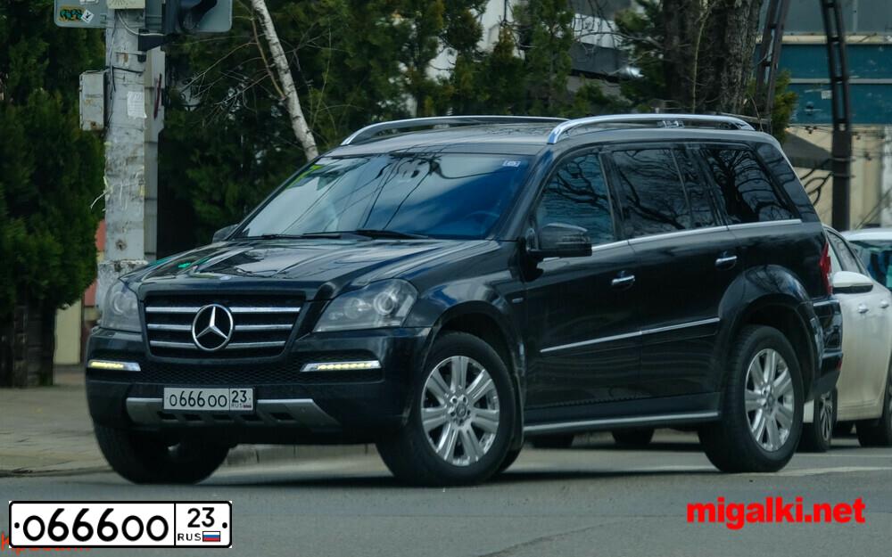 Фото автомобиля LEXUS IS, 2008 — госномер А757РУ51. Цвет: СВЕТЛО-ГОЛУБОЙ