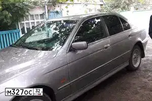 Фото автомобиля BMW SERIE 5, 2000 — госномер К030РР99. Цвет: ПЕРЛАМУТРОВО-СЕРЕБРИСТЫЙ