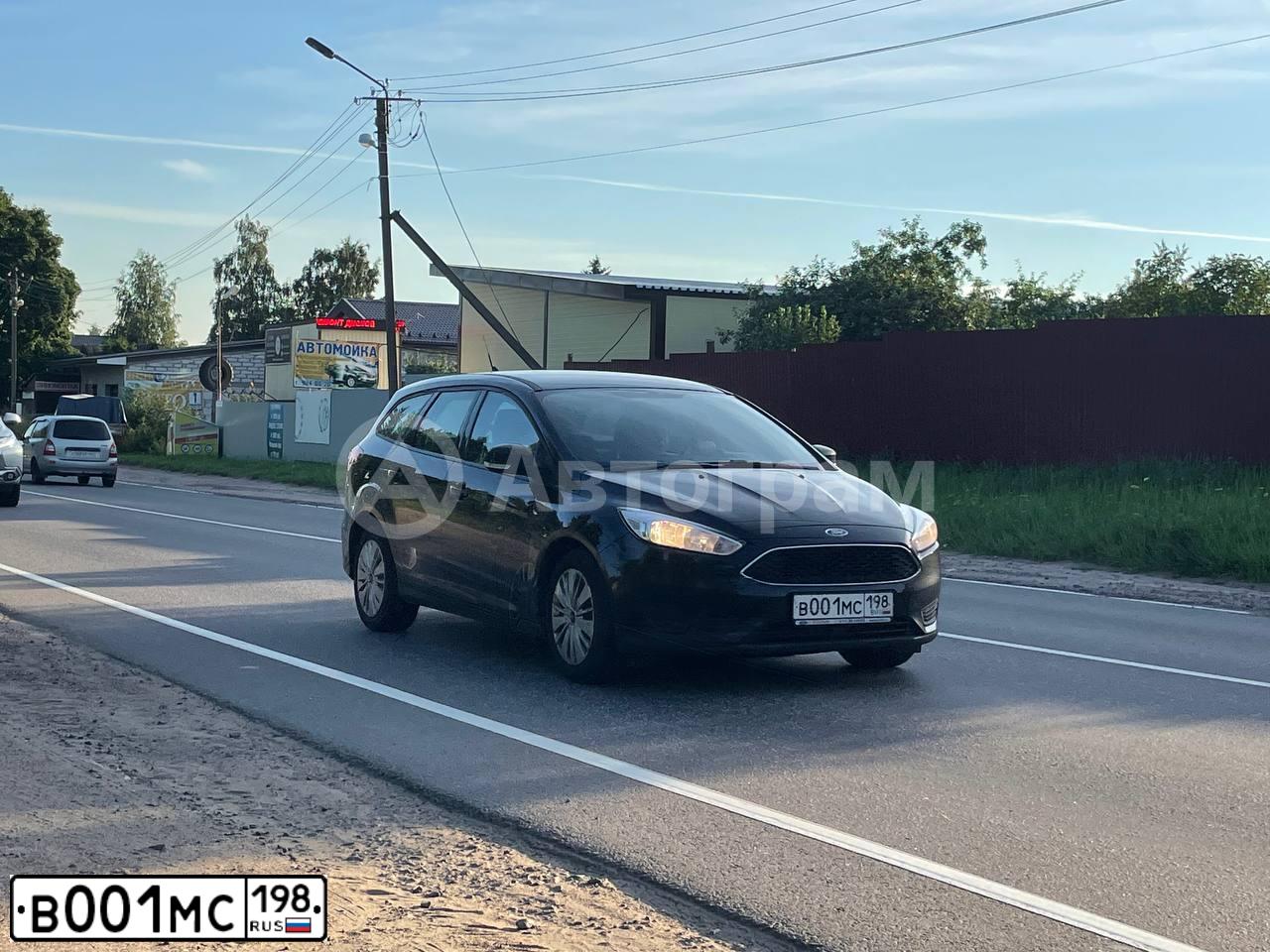 Фото автомобиля FORD FOCUS, 2018 — госномер В001МС198. Цвет: ЧЕРНЫЙ