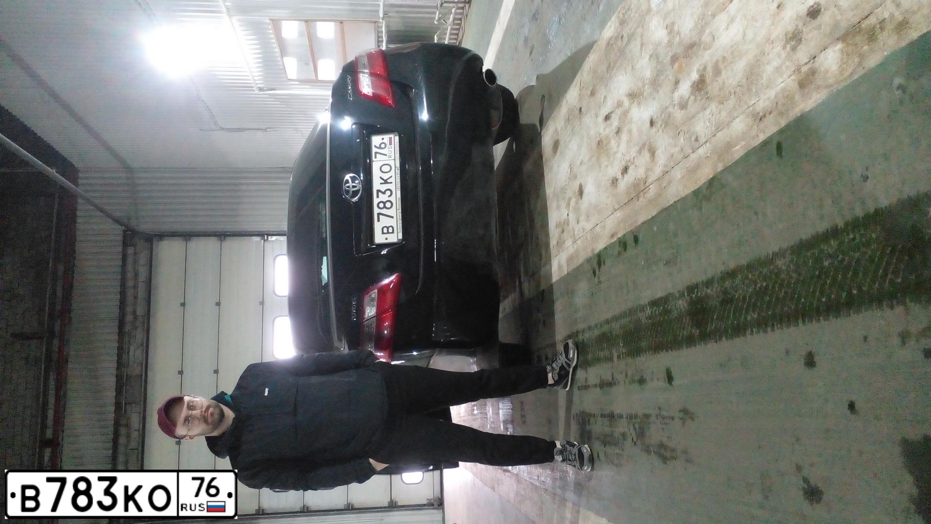 Фото автомобиля TOYOTA CAMRY, 2008 — госномер О001ОО76. Цвет: ЧЕРНЫЙ