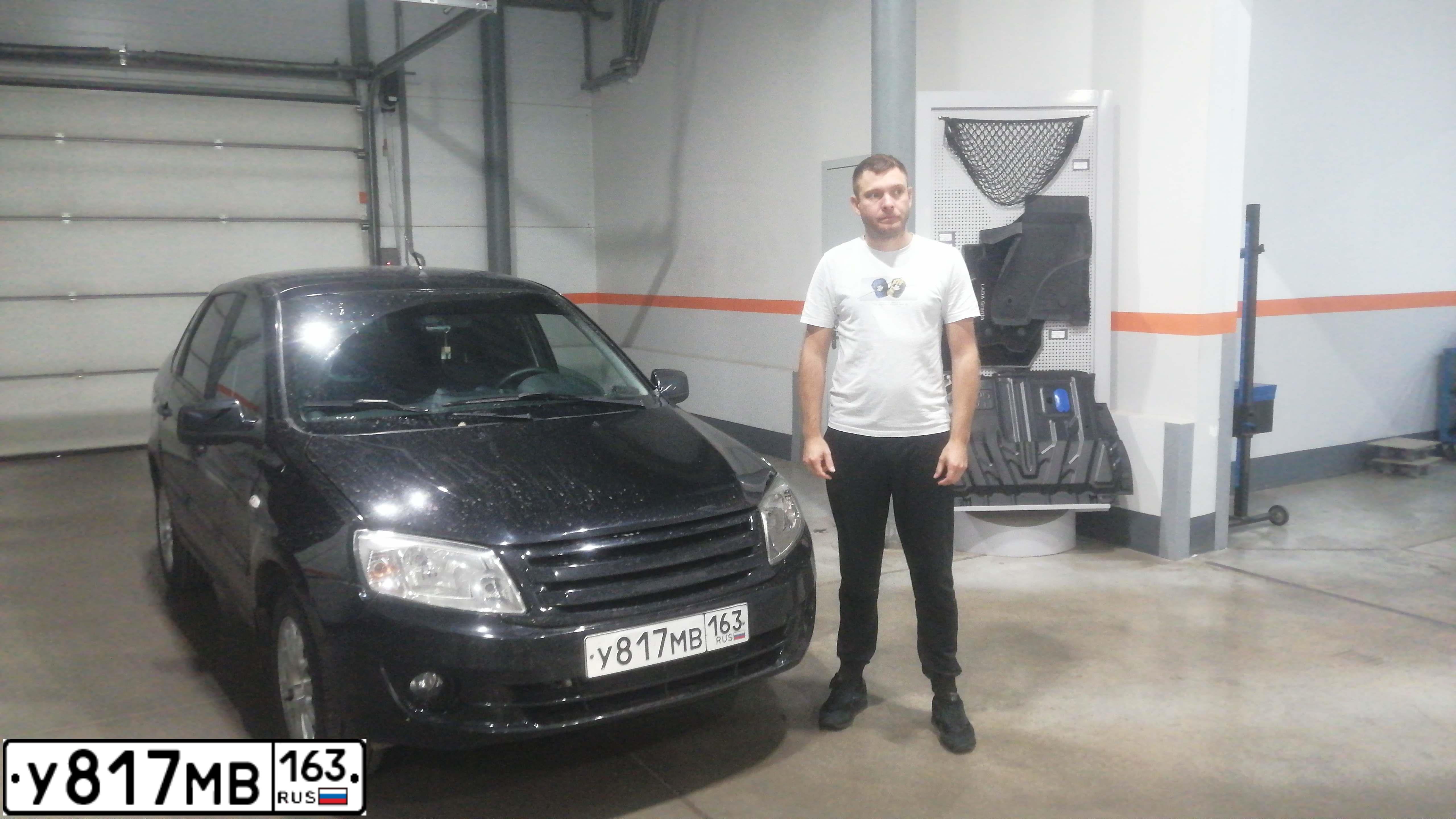 Фото автомобиля LADA 2190 GRANTA, 2013 — госномер М267ТА763. Цвет: Сине-Черный